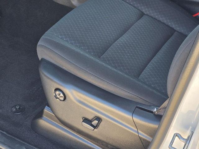 Photo of 2021 Bright White Clearcoat Jeep Grand Cherokee