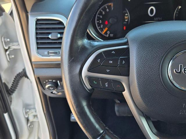 Photo of 2021 Bright White Clearcoat Jeep Grand Cherokee