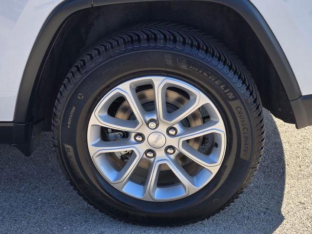 Photo of 2021 Bright White Clearcoat Jeep Grand Cherokee