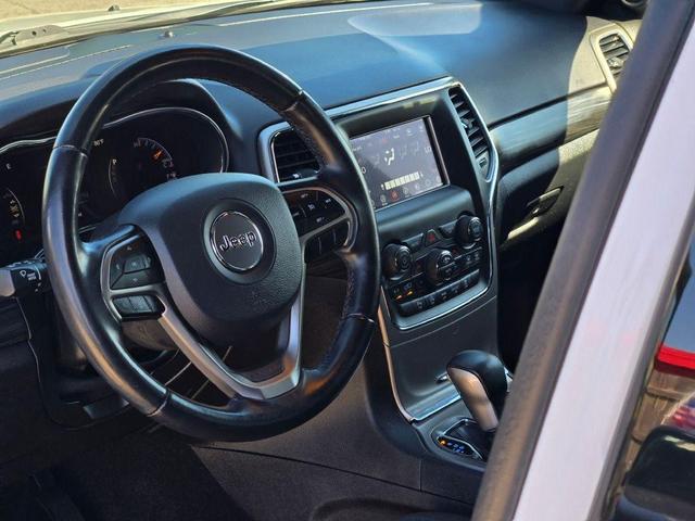 Photo of 2021 Bright White Clearcoat Jeep Grand Cherokee