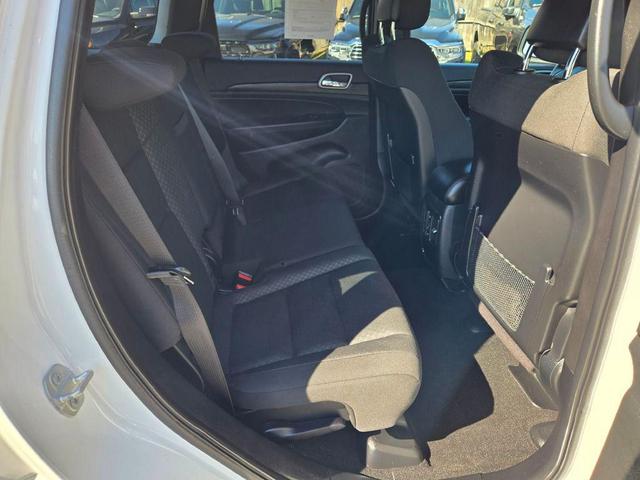 Photo of 2021 Bright White Clearcoat Jeep Grand Cherokee