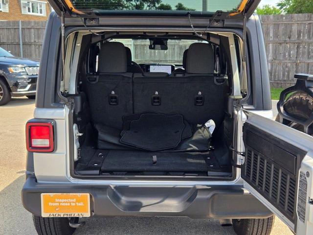 Photo of 2024 Silver Zynith Clearcoat Jeep Wrangler