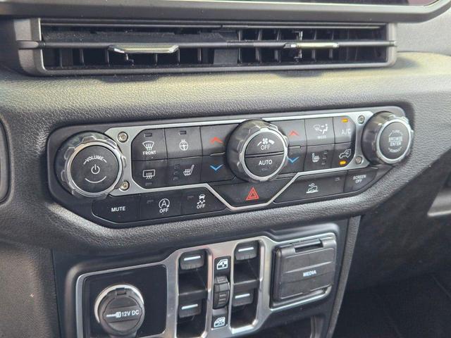 Photo of 2024 Silver Zynith Clearcoat Jeep Wrangler