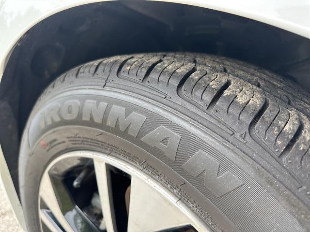 Photo of 2022 Cloud White Nissan Sentra