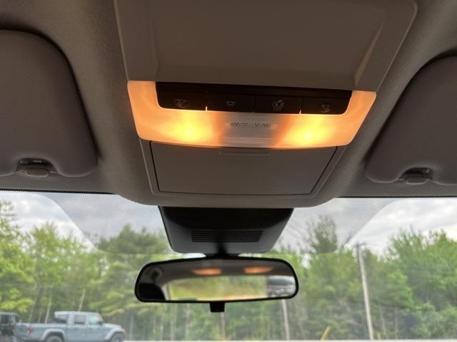 Photo of 2022 Cloud White Nissan Sentra