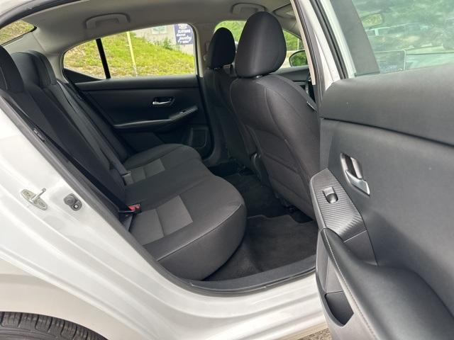 Photo of 2022 Cloud White Nissan Sentra