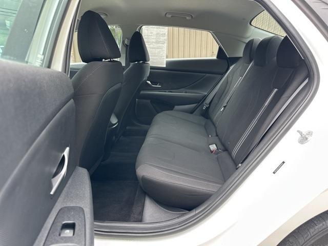 Photo of 2022 Quartz White Hyundai ELANTRA
