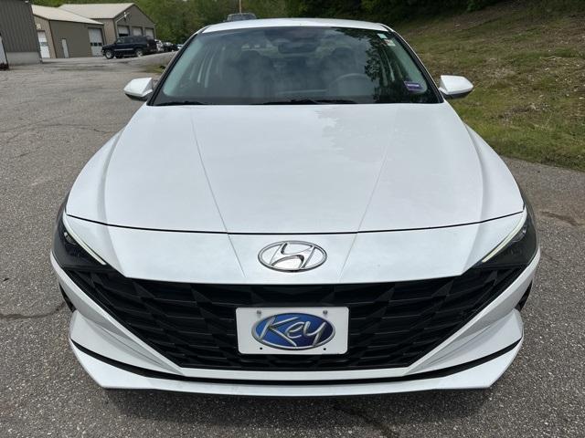 Photo of 2022 Quartz White Hyundai ELANTRA