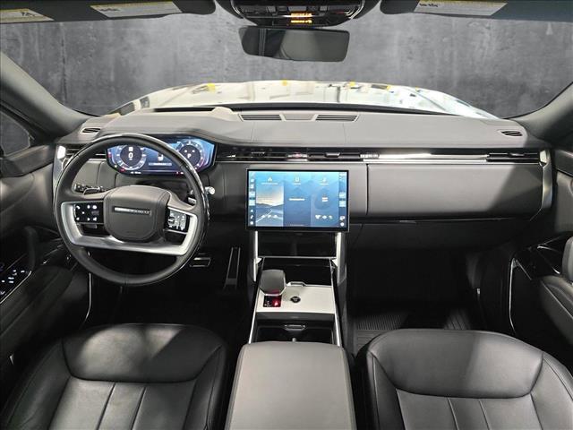 Photo of 2025 Santorini Black Metallic Land Rover Range Rover