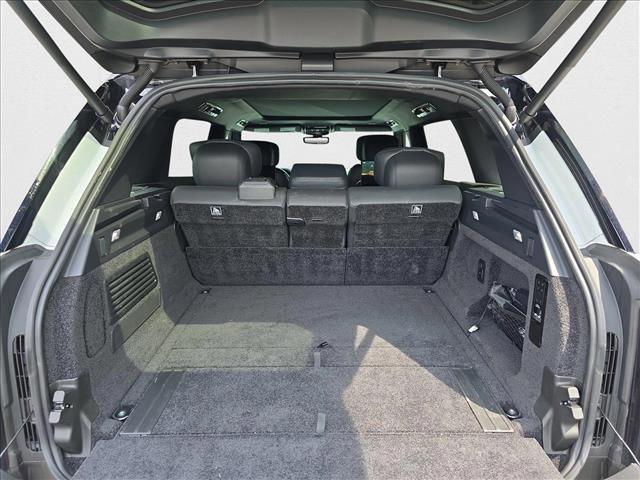 Photo of 2024 White Land Rover Range Rover