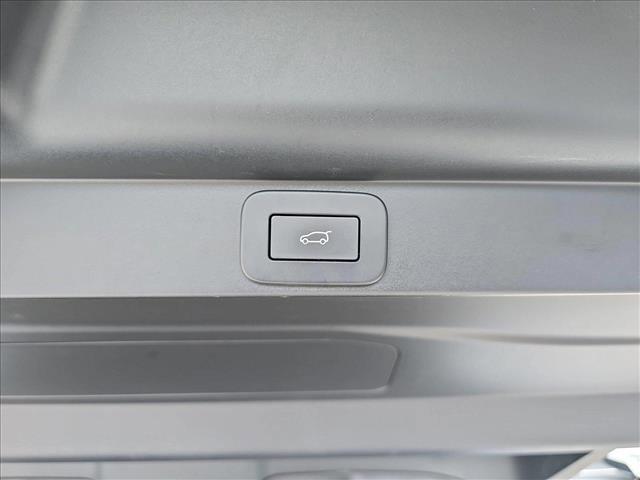 Photo of 2024 White Land Rover Range Rover