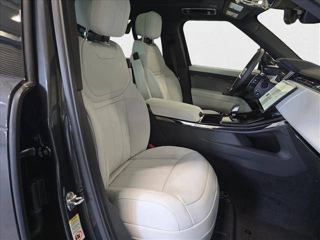 Photo of 2025 Carpathian Grey Premium Metallic Land Rover Range Rover Sport