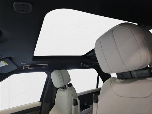 Photo of 2025 Carpathian Grey Premium Metallic Land Rover Range Rover Sport