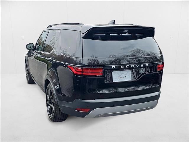Photo of 2025 Santorini Black Metallic Land Rover Discovery