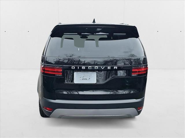 Photo of 2025 Santorini Black Metallic Land Rover Discovery