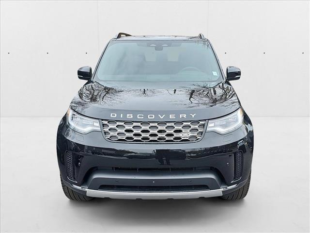 Photo of 2025 Santorini Black Metallic Land Rover Discovery