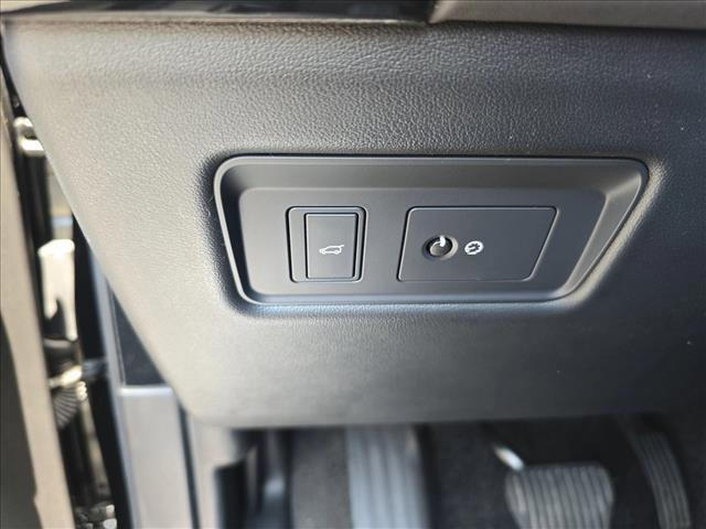 Photo of 2018 Santorini Black Metallic Land Rover Range Rover