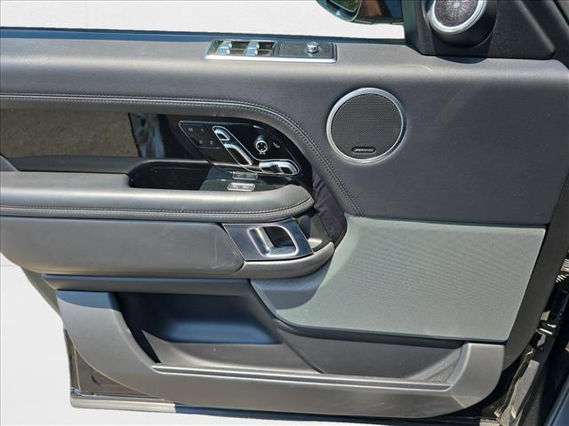 Photo of 2018 Santorini Black Metallic Land Rover Range Rover