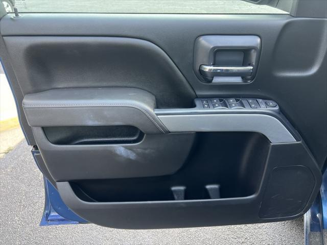 Photo of 2017 Deep Ocean Blue Metallic Chevrolet Silverado 1500