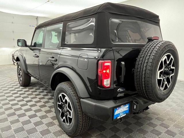 Photo of 2025 Shadow Black Ford Bronco