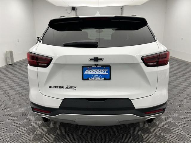 Photo of 2023 Summit White Chevrolet Blazer