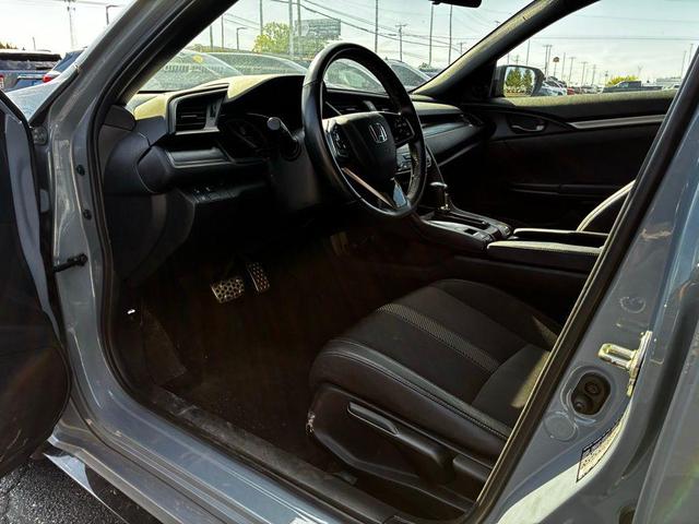 Photo of 2021 Gray Honda Civic