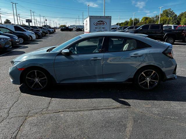Photo of 2021 Gray Honda Civic
