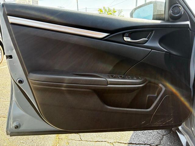 Photo of 2021 Gray Honda Civic