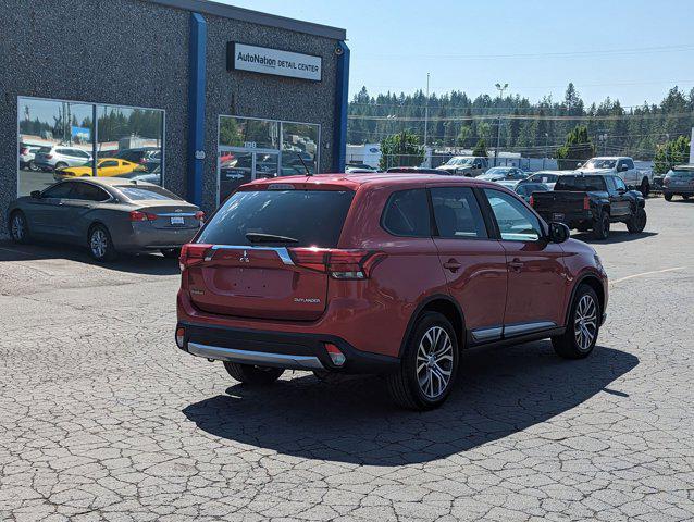 Photo of 2016 Rally Red Metallic Mitsubishi Outlander