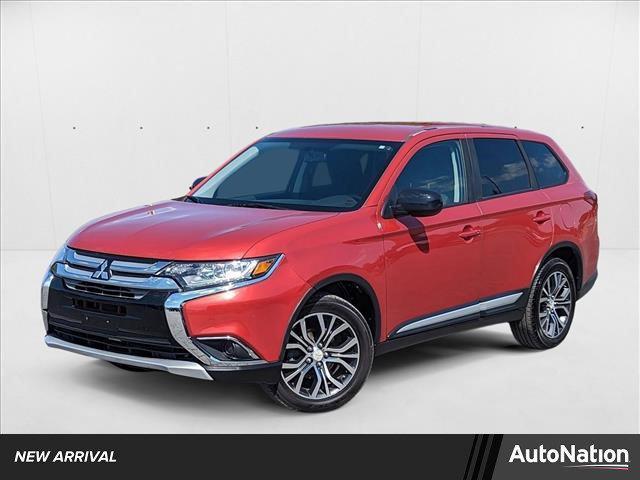 Photo of 2016 Rally Red Metallic Mitsubishi Outlander
