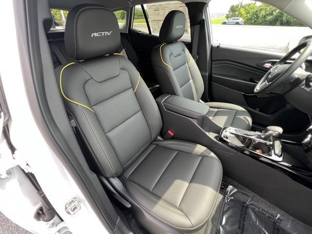 Photo of 2025 Summit White Chevrolet Trax
