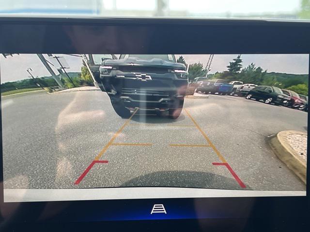 Photo of 2025 Summit White Chevrolet Trax