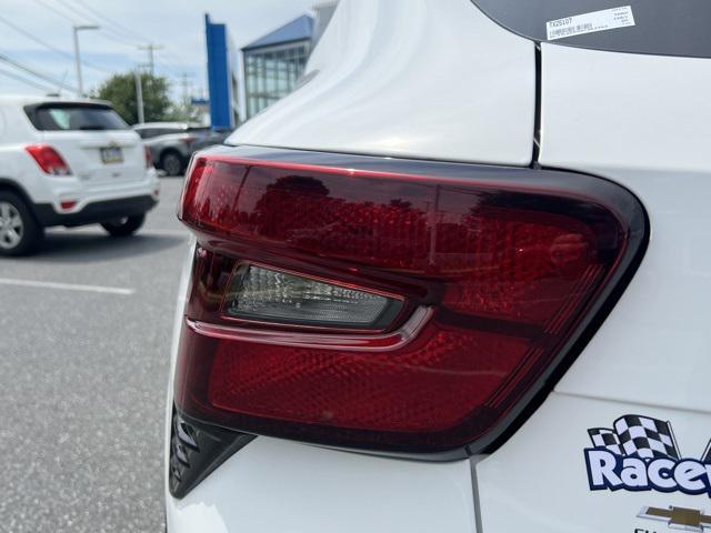Photo of 2025 Summit White Chevrolet Trax