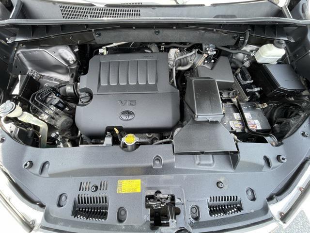 Photo of 2014 Predawn Gray Mica Toyota Highlander