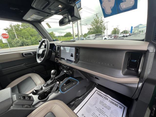 Photo of 2024 Eruption Green Metallic Ford Bronco