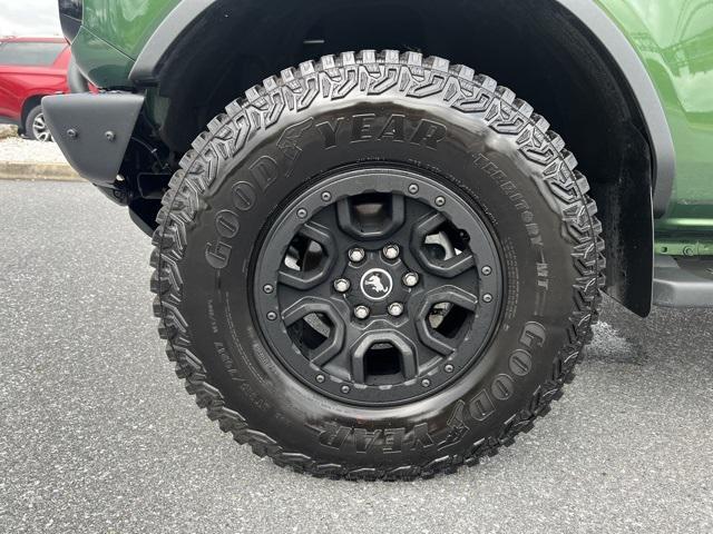 Photo of 2024 Eruption Green Metallic Ford Bronco