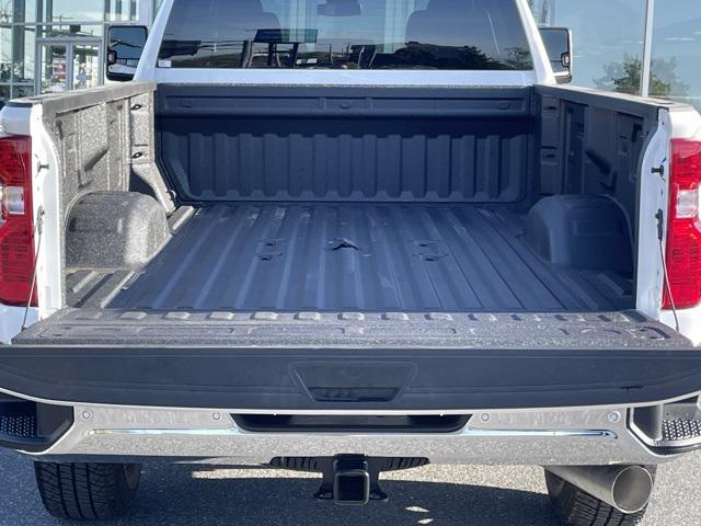 Photo of 2025 Summit White Chevrolet Silverado 2500