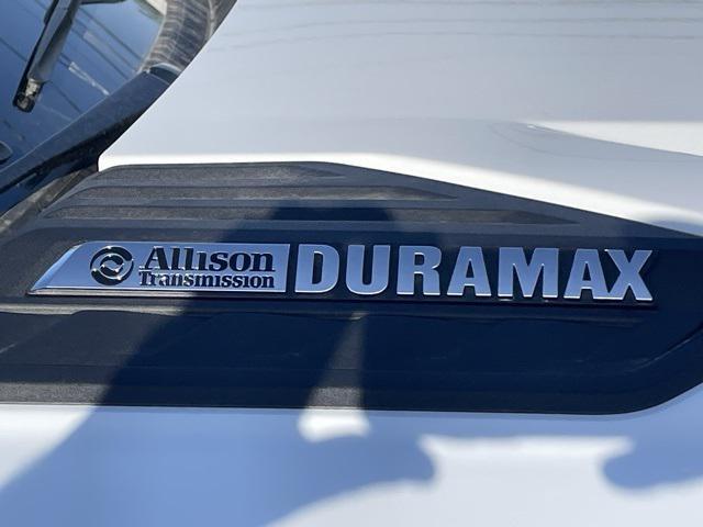Photo of 2025 Summit White Chevrolet Silverado 2500
