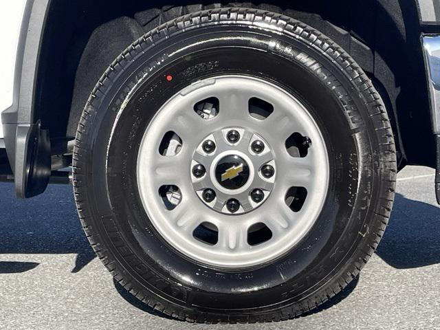 Photo of 2025 Summit White Chevrolet Silverado 2500