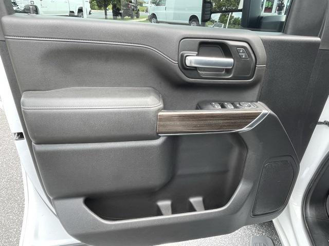 Photo of 2023 Summit White Chevrolet Silverado 2500