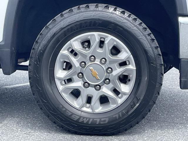 Photo of 2023 Summit White Chevrolet Silverado 2500