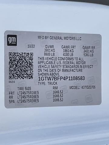 Photo of 2023 Summit White GMC Savana 2500