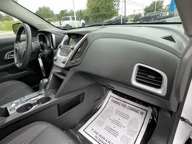 Photo of 2017 Summit White Chevrolet Equinox