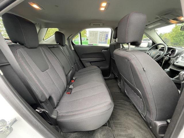 Photo of 2017 Summit White Chevrolet Equinox