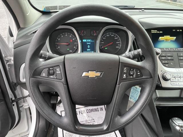 Photo of 2017 Summit White Chevrolet Equinox