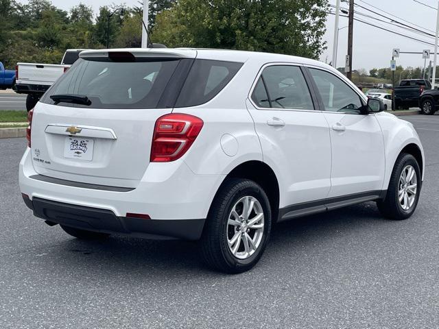 Photo of 2017 Summit White Chevrolet Equinox
