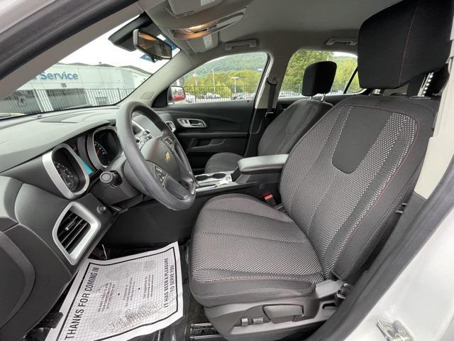 Photo of 2017 Summit White Chevrolet Equinox