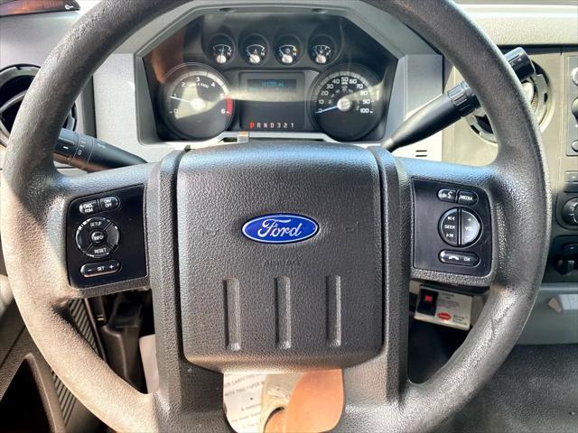 Photo of 2014 Oxford White Ford F-450