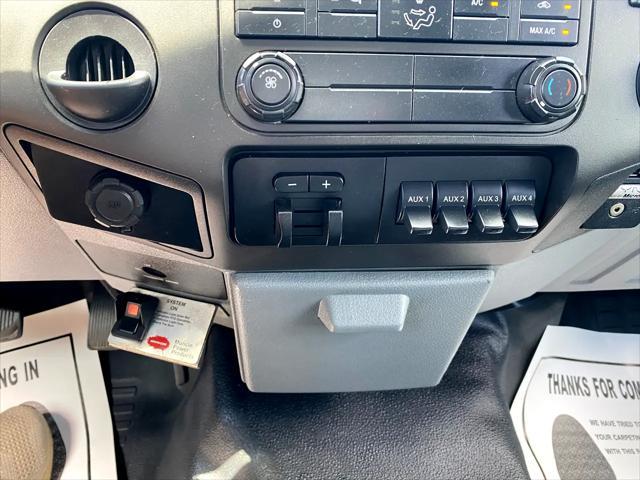 Photo of 2014 Oxford White Ford F-450