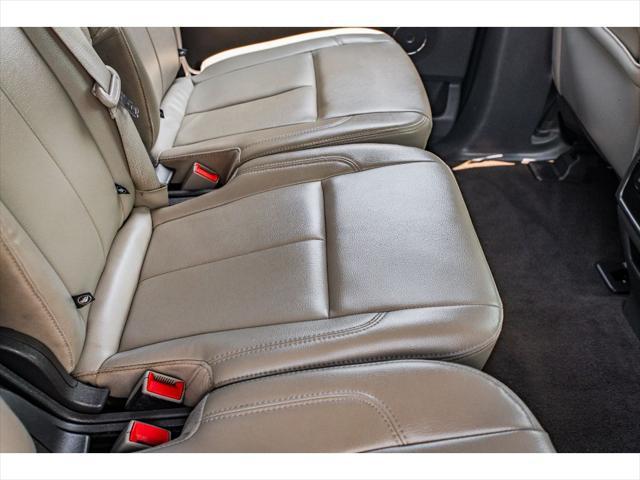 Photo of 2021 Antimatter Blue Metallic Ford Expedition Max